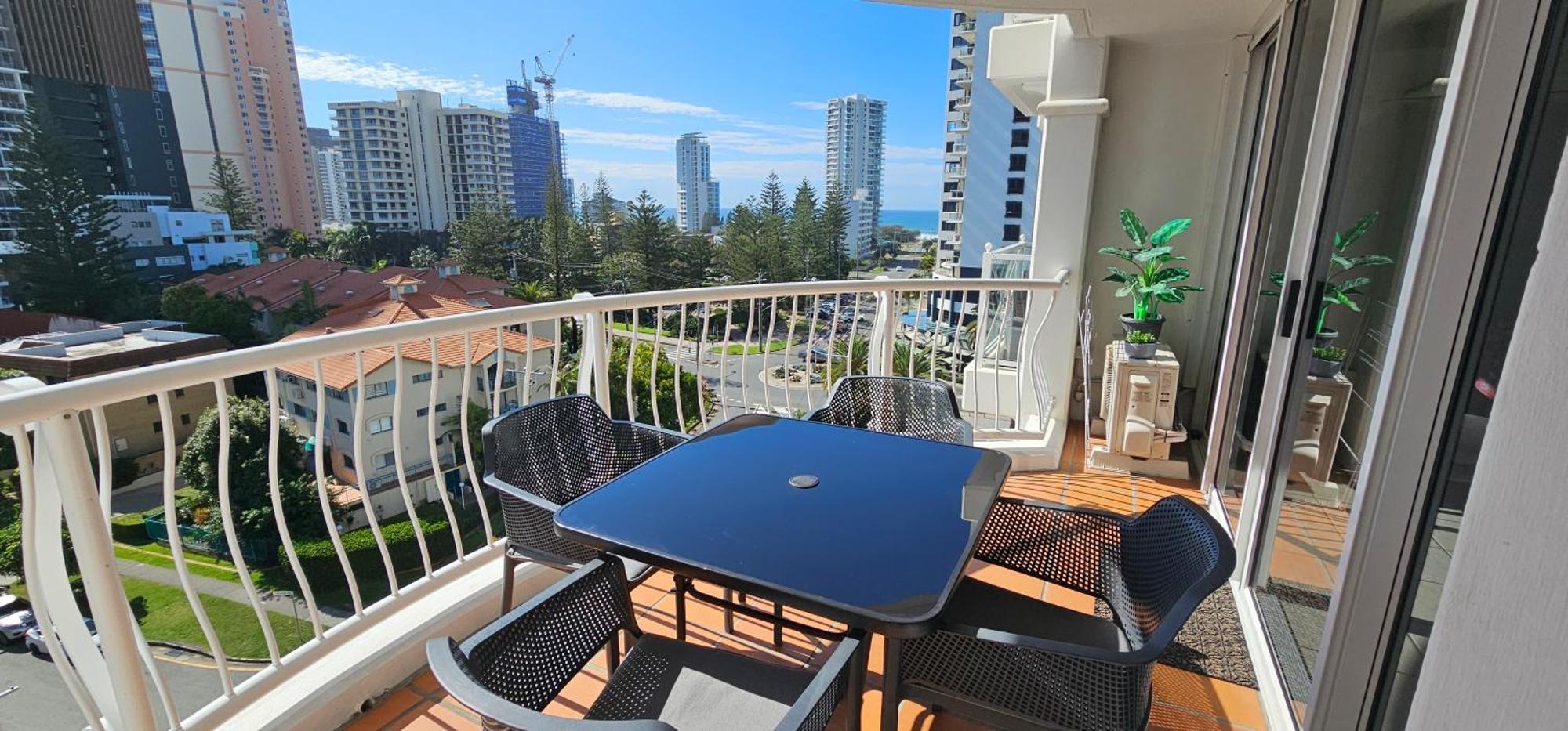 Broadbeach Holiday Apartments Gold Coast Exterior photo