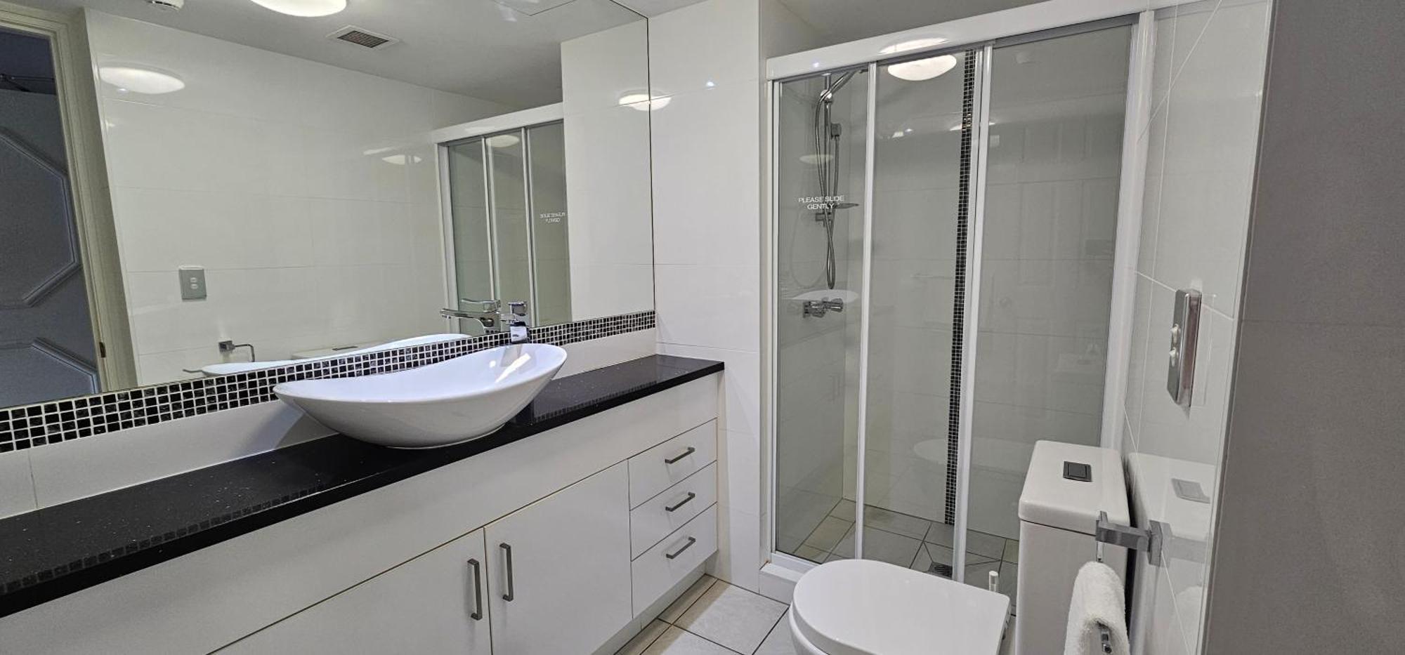 Broadbeach Holiday Apartments Gold Coast Exterior photo