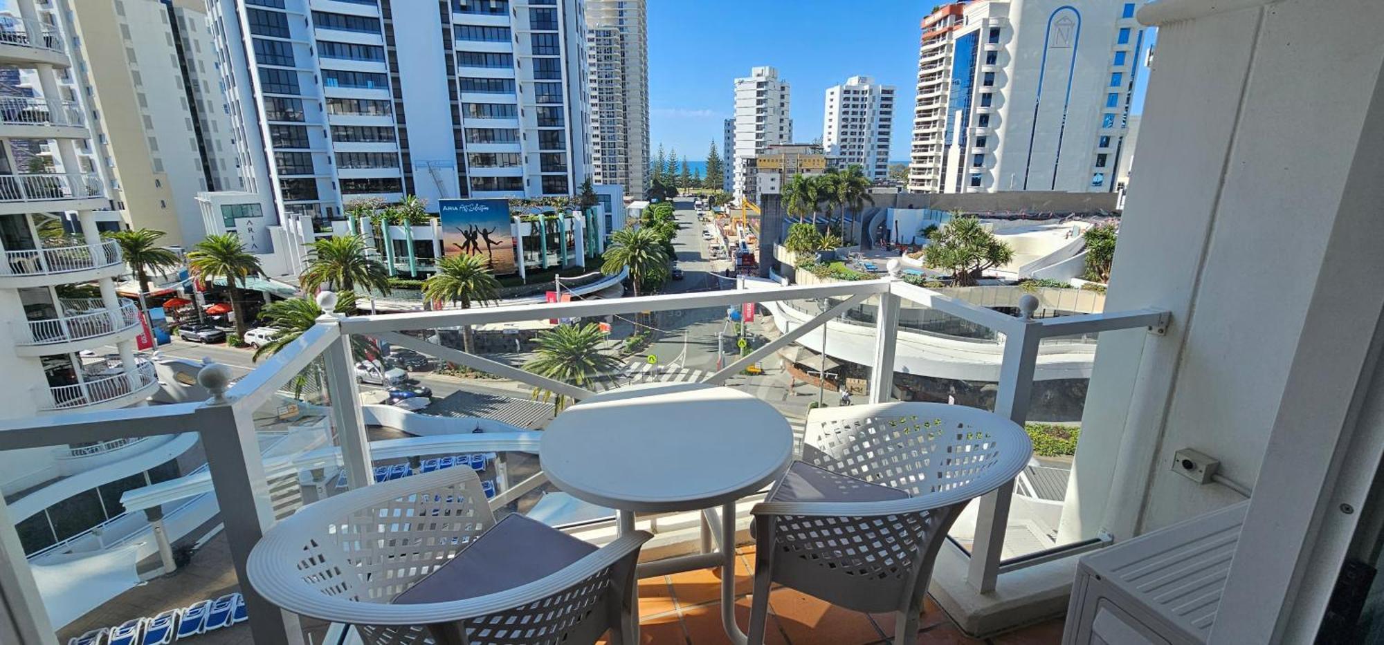 Broadbeach Holiday Apartments Gold Coast Exterior photo